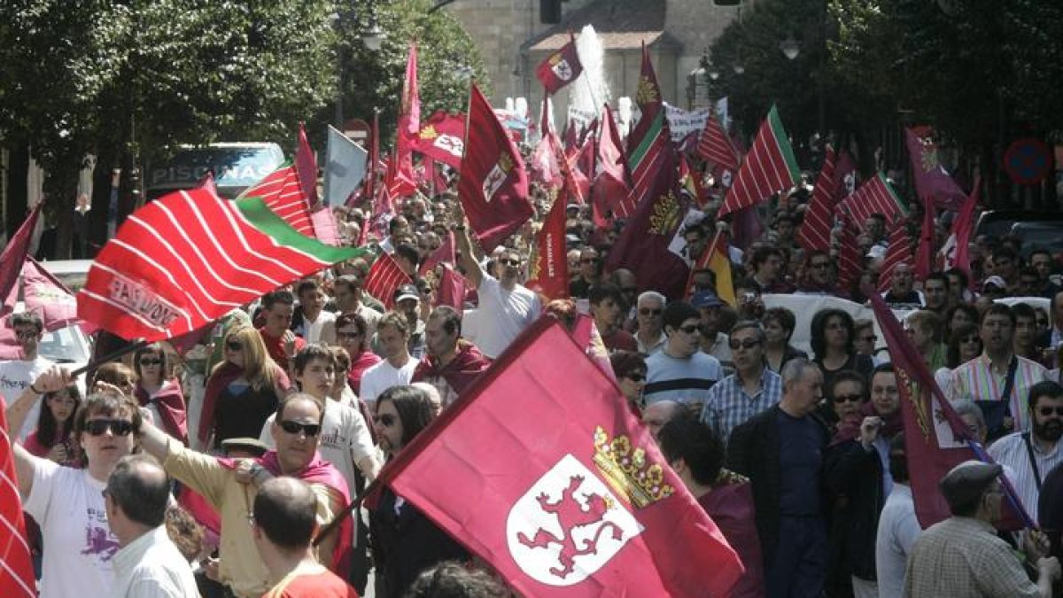 Diez mil personas participaron en la movilización por la autonomía de León enb el año 2007. RAMIRO