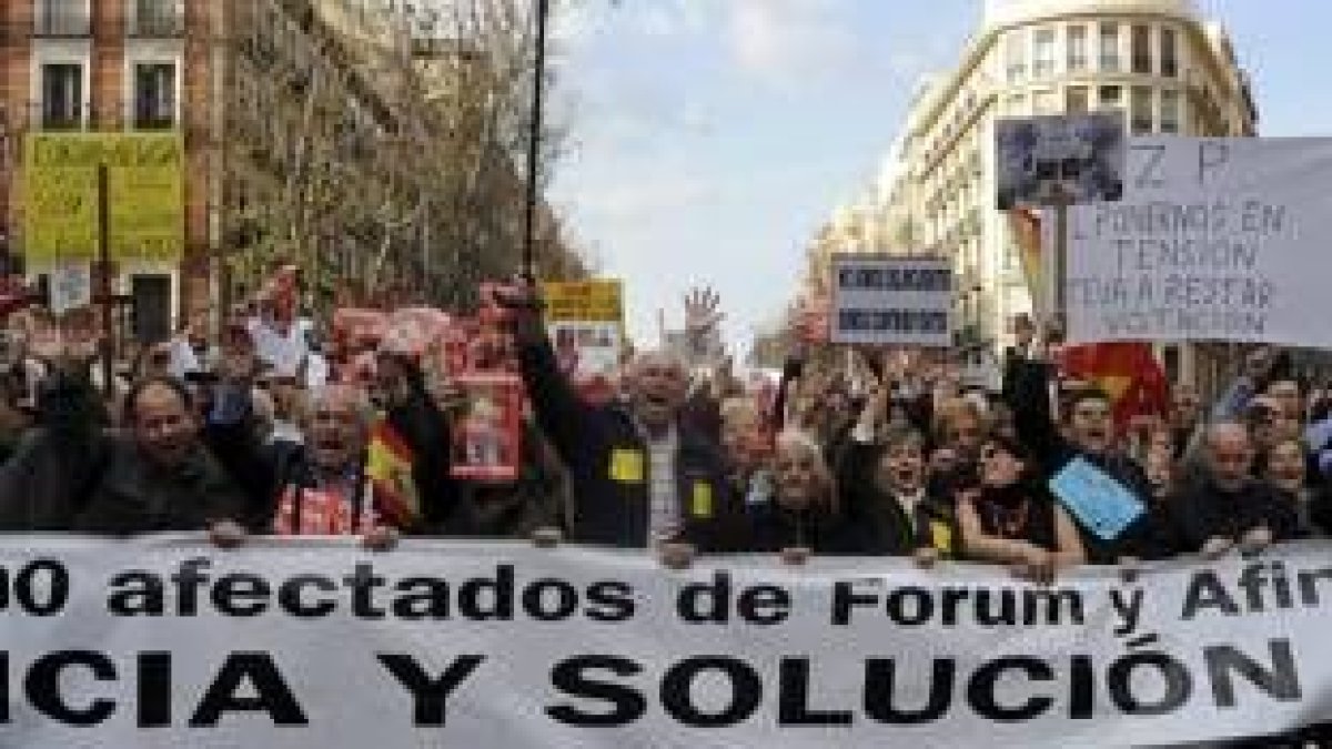 Miles de afectados por el caso Fórum-Afinsa se manifestaron en las calles de Madrid