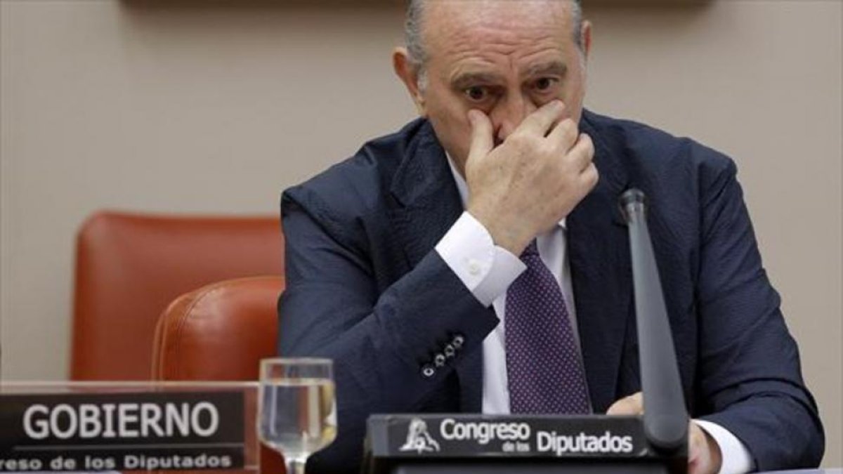El ministro del Interior en funciones, Jorge Fernández Díaz, en una comparecencia en el Congreso en 2015.