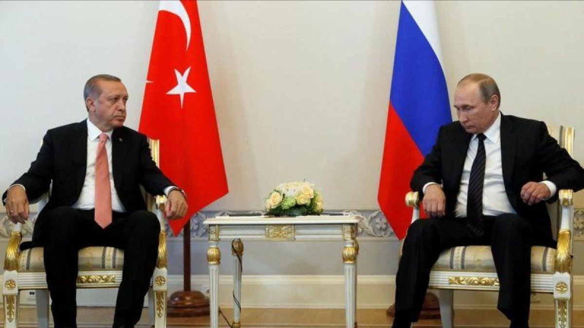 El presidente ruso Vladímir Putin y su homólogo turco Tayyip Erdogan en San Petesburgo.