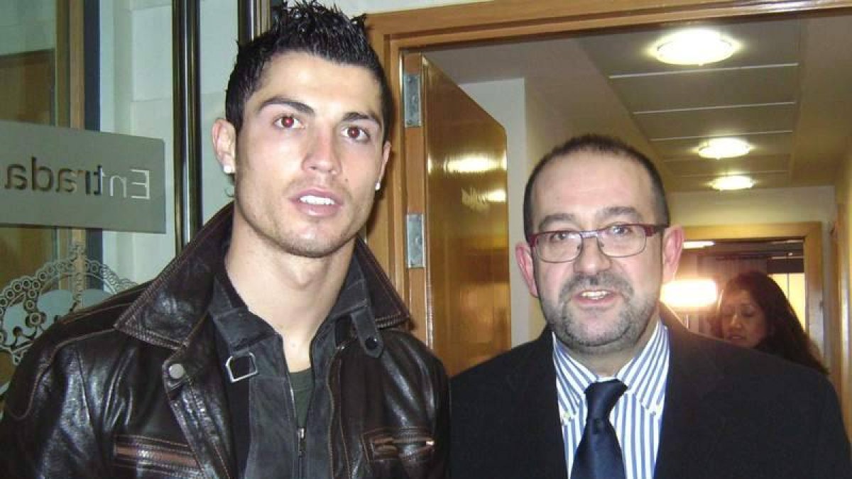 Alberto Villaverde, socio del Madrid, junto a Cristiano Ronaldo.