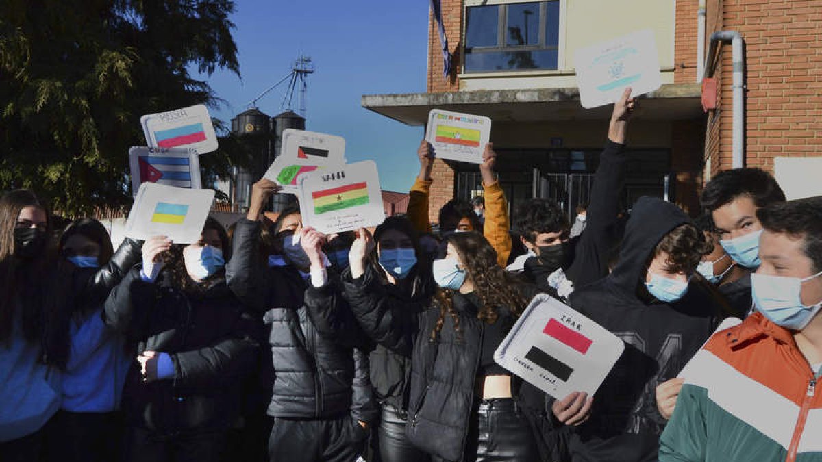 Los estudiantes se manifestaron contra los distintos conflictos bélicos mundiales. DL