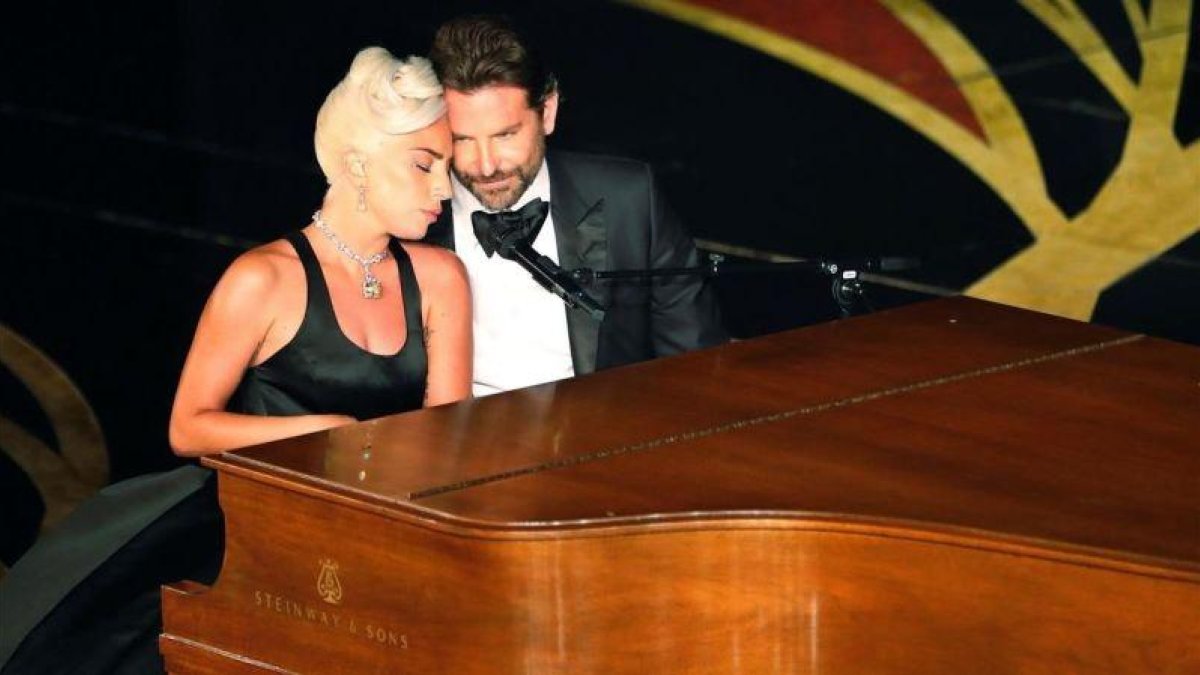 Lady Gaga y Bradley Cooper, en su actuación en la gala de los Oscar.