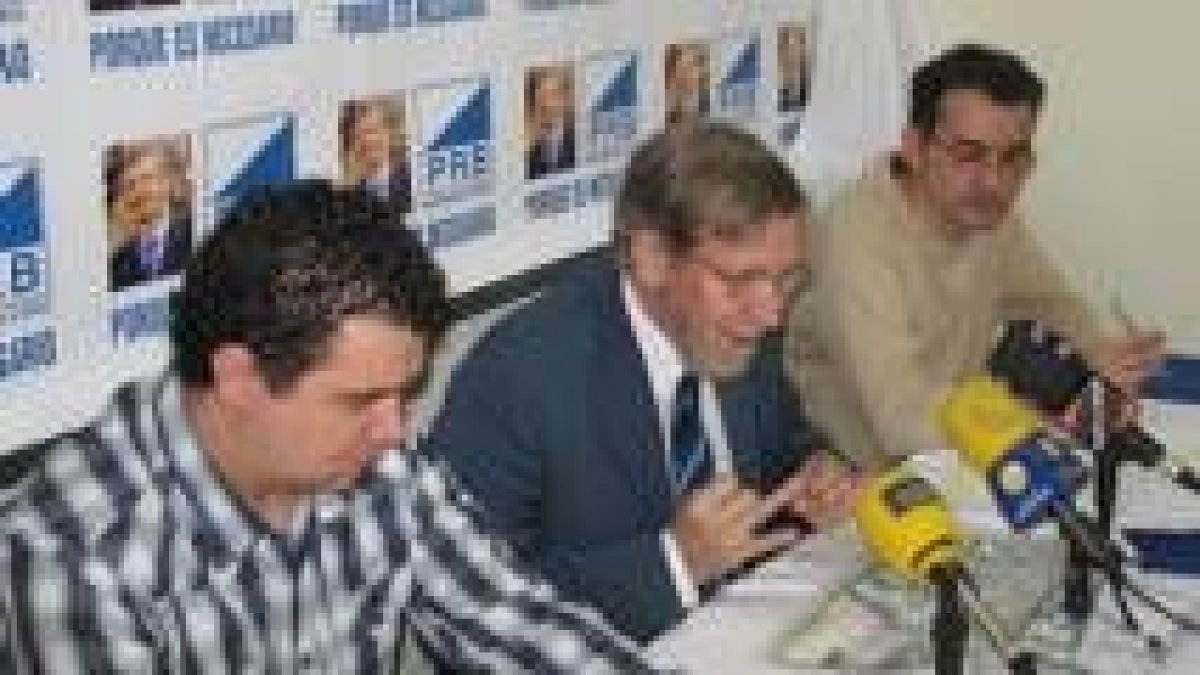 Luis Díaz, Tarsicio Carballo y Juan Manuel García, en la rueda de prensa