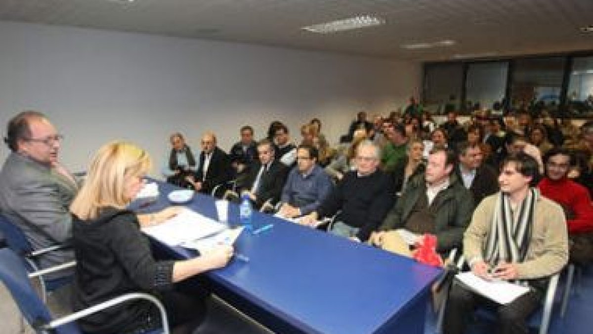 Eduardo Fernández e Isabel Carrasco presidieron la primera reunión del comité ejecutivo provincial d