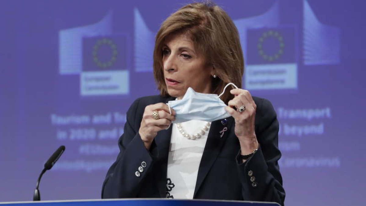 La comisaria europea Stella Kyriakides, en su última comparecencia. OLIVIER HOSLET