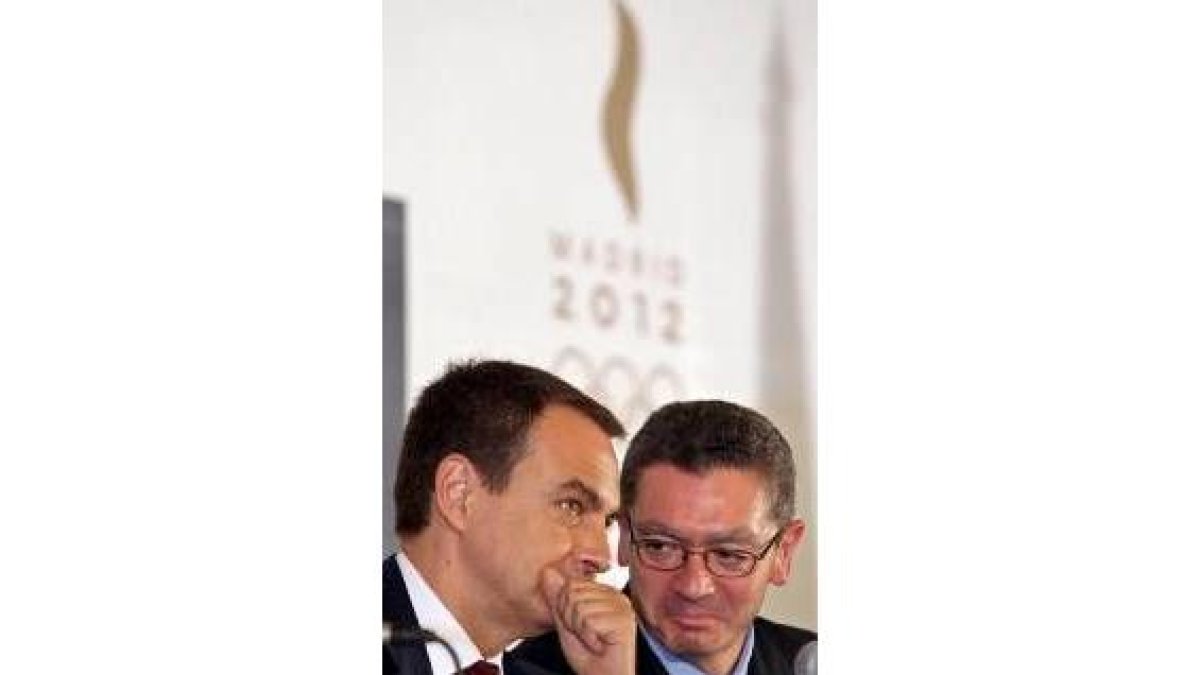 Zapatero compareció ante medios de todo el mundo con Ruiz-Gallardón