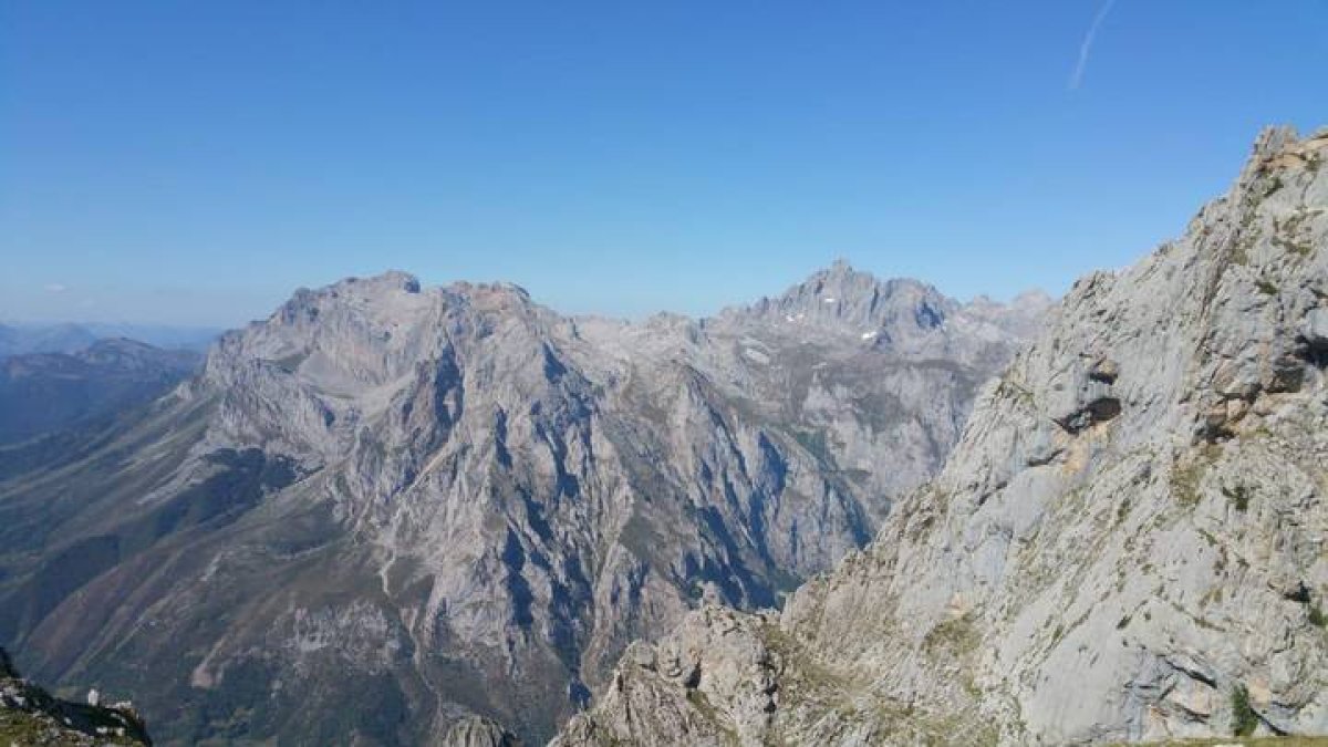 Vista de los Picos de Europa. DL
