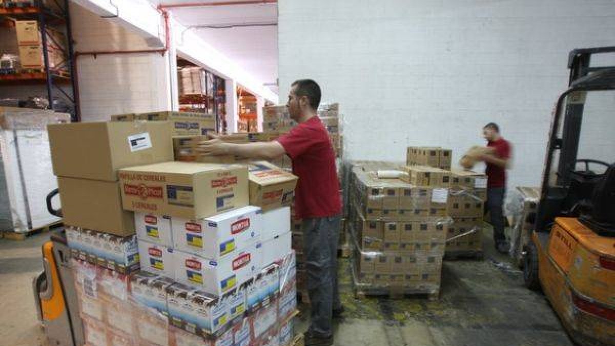 Almacén de alimentos de la Cruz Roja, en una imagen de archivo.