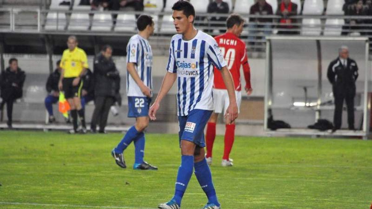 Álvaro Antón ha sacado los córners del origen del primer gol de la SDP en las dos últimas fechas.