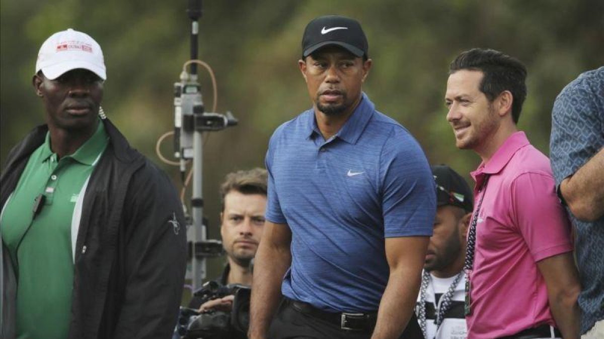 Woods, en un momento de su vuelta en el Dubai Desert Classic.