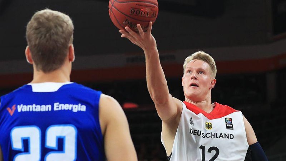 Benzing deja una bandeja en la victoria ante Finlandia (Deutscher Basketball Bund)