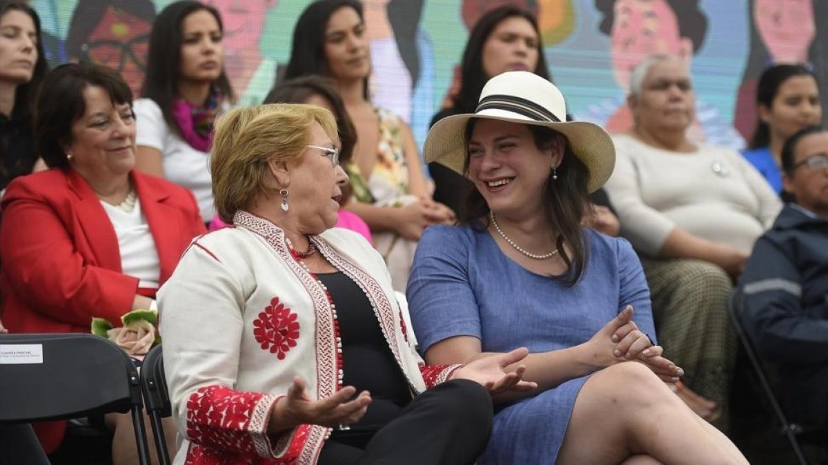 Michelle Bachelet y Daniela Vega, el 8 de marzo.