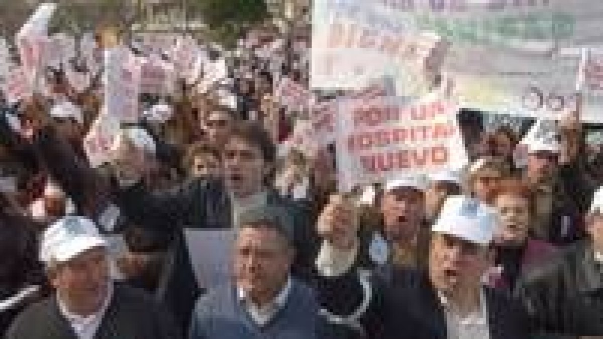 Imagen de los benaventanos que se manifestaron en favor de un hospital para el norte de Zamora