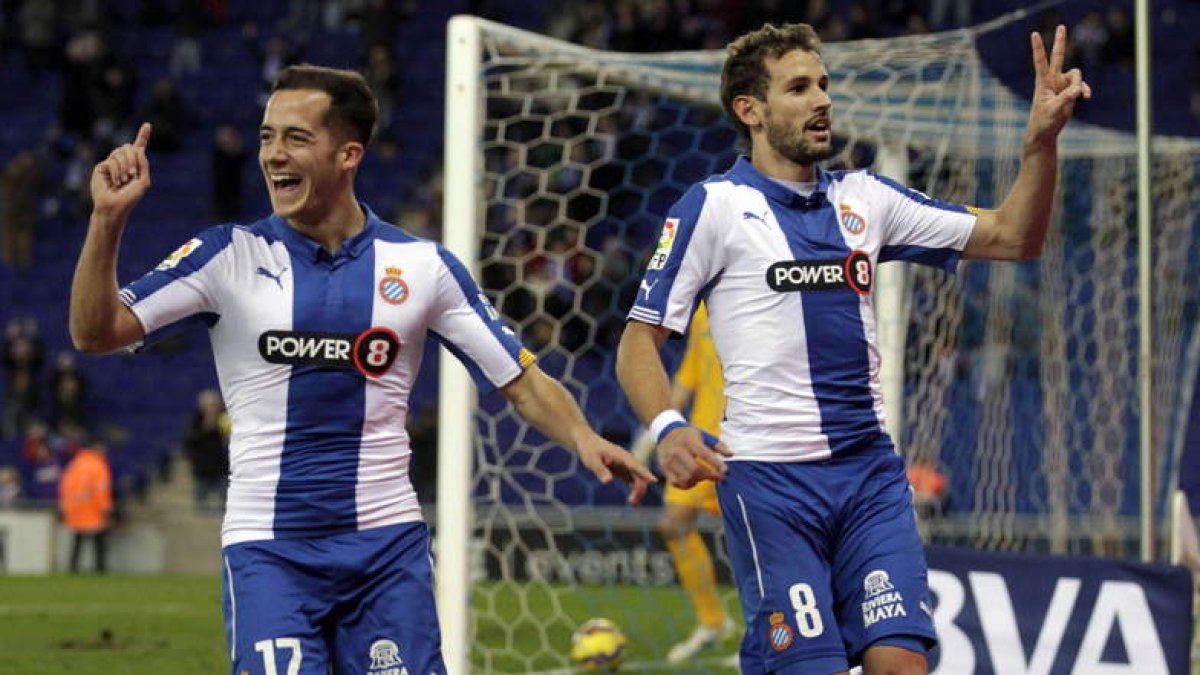 Lucas Vázquez, a la izquierda, volverá al Madrid tras su paso por el Espanyol.