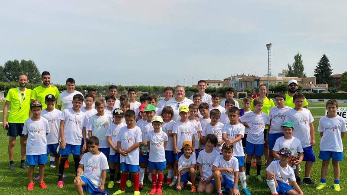 Los niños que asisten al campus de Santa María. DL