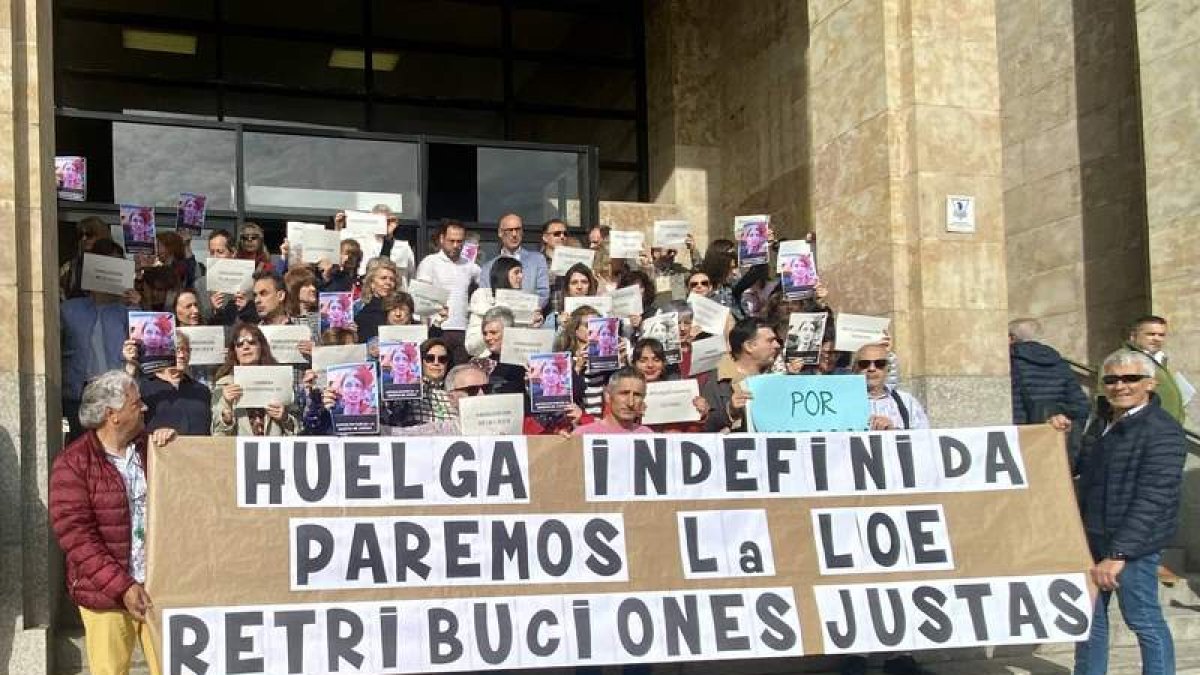 Una de las protestas de los funcionarios de la administración de Justicia de León. M.A.Z.