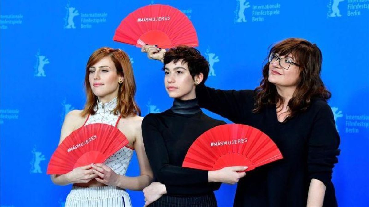 Natalia de Molina, Greta Fernández e Isabel Coixet, en la presentación de Elisa y Marcela en la Berlinale.
