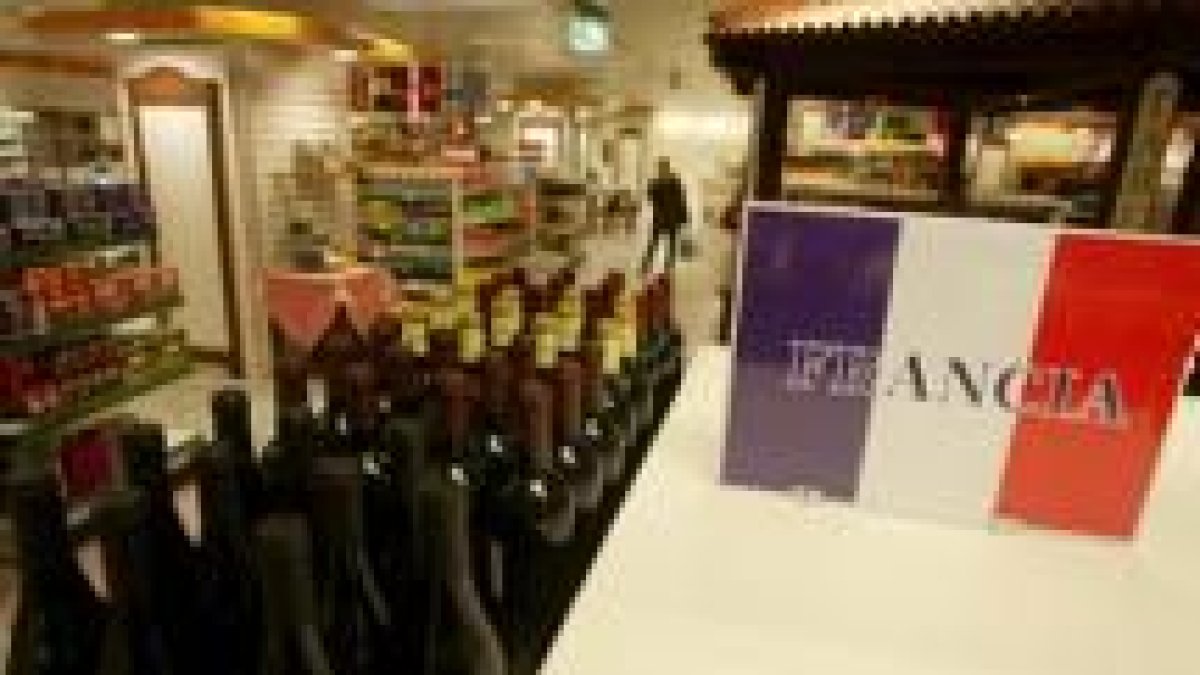 Más de 3.600 productos de la gastronomía europea se exponen desde ayer en El Corte Inglés