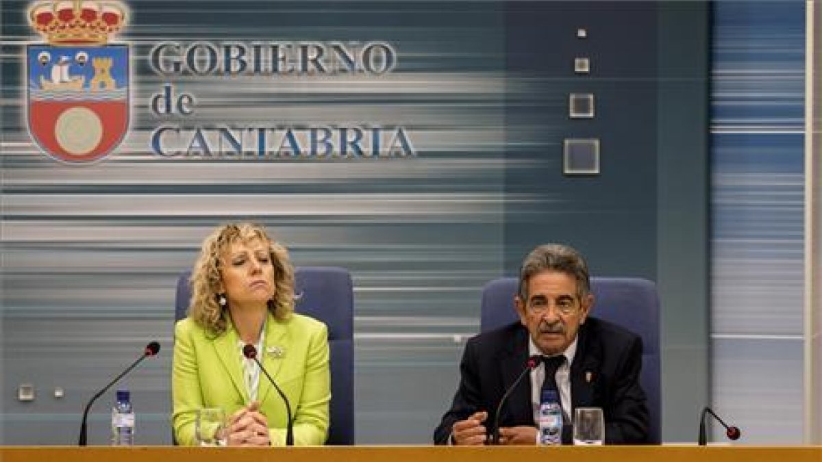 Díaz Tezanos y M.A.Revilla, vicepresidenta y presidente de Cantabria
