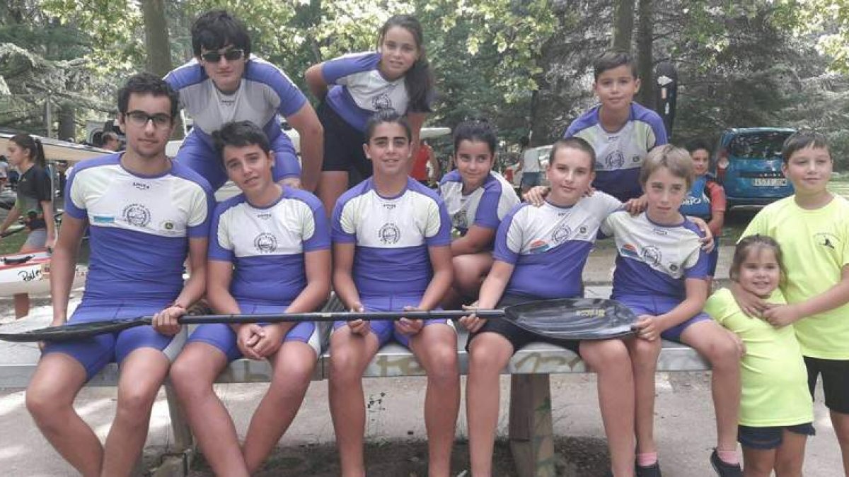 Los integrantes del Club Bañezano de Piragüismo sumaron cinco medallas en el río Carrión DL