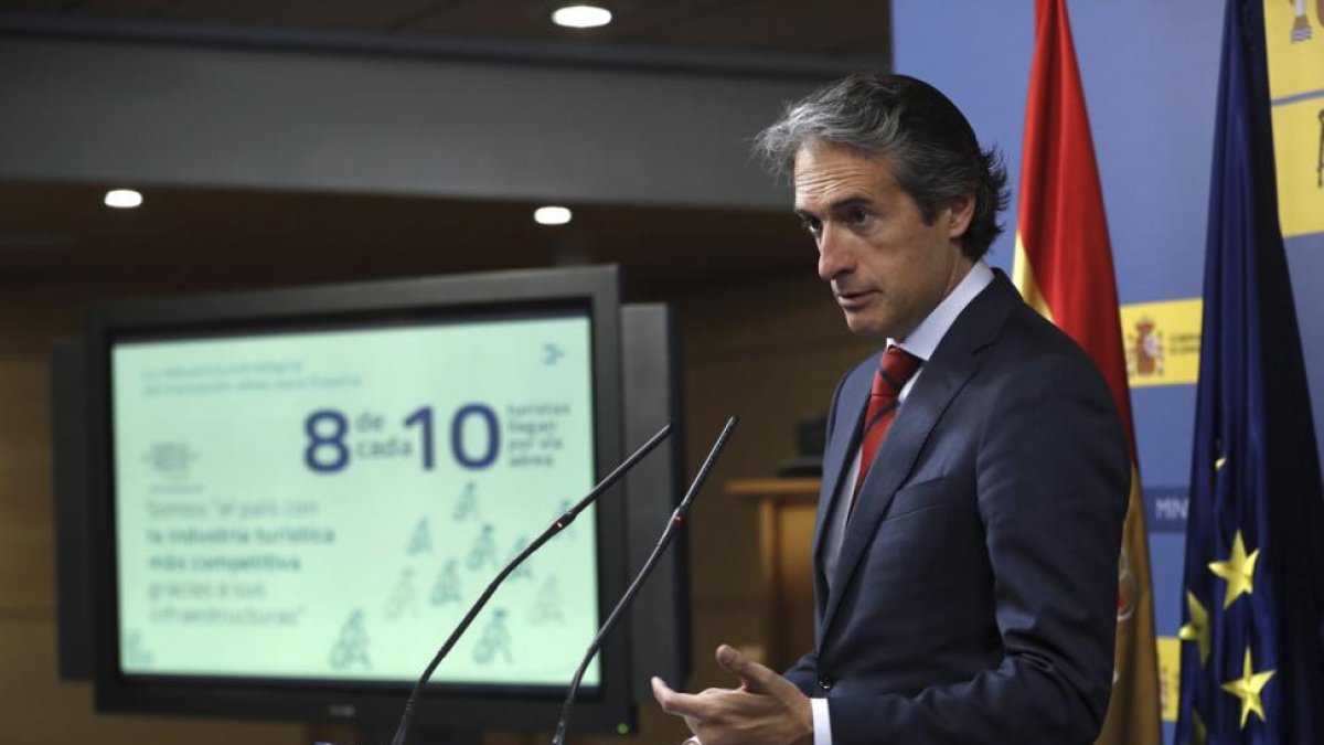 El ministro de Fomento, Íñigo de la Serna, durante la presentación del Plan de Navegación Aérea 2017-2020.