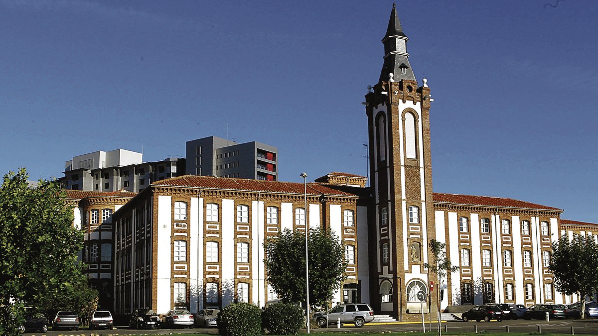 El edificio de San Antonio Abad depende de la Diputación y fue el germen del Hospital actual. RAMIRO