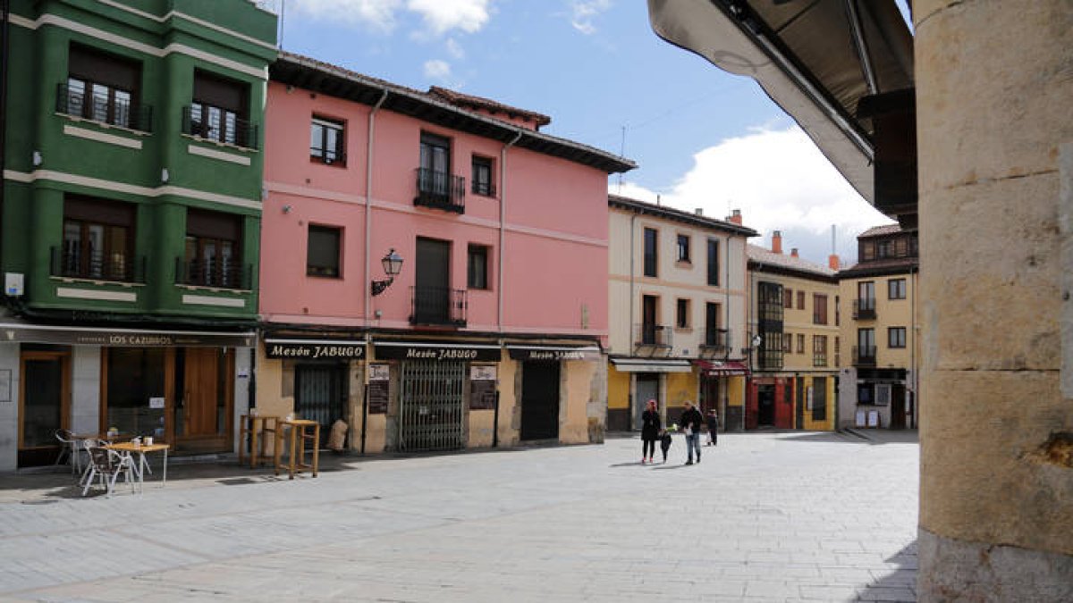 Plaza de San Martín en el Barrio Húmedo. DL