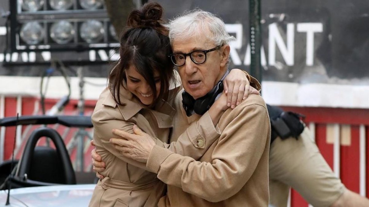 Selena Gómez y Woody Allen, el pasado septiembre en Nueva York, durante uno de sus rodajes.