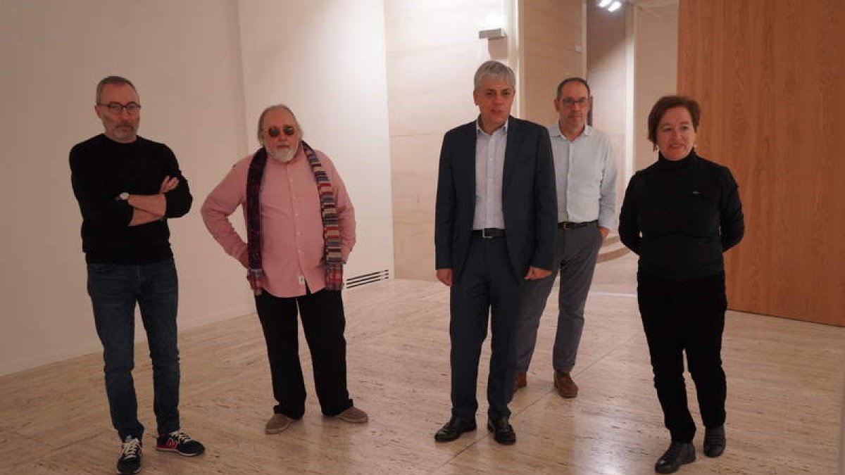 Luis Grau, Juan Carlos Uriarte, Eduardo Diego, Pablo Martínez y Amelia Biaín. J. NOTARIO