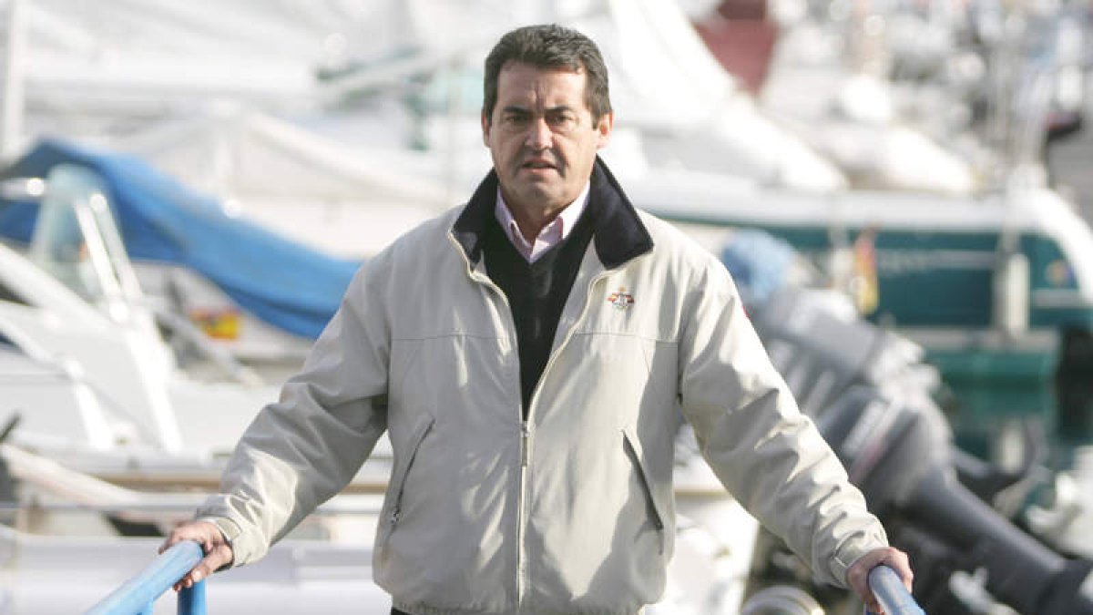 El leonés José Ángel Rodríguez en el Puerto de Vigo. Antes de ser elegido presidente de la Española dirigió la Federación Gallega.