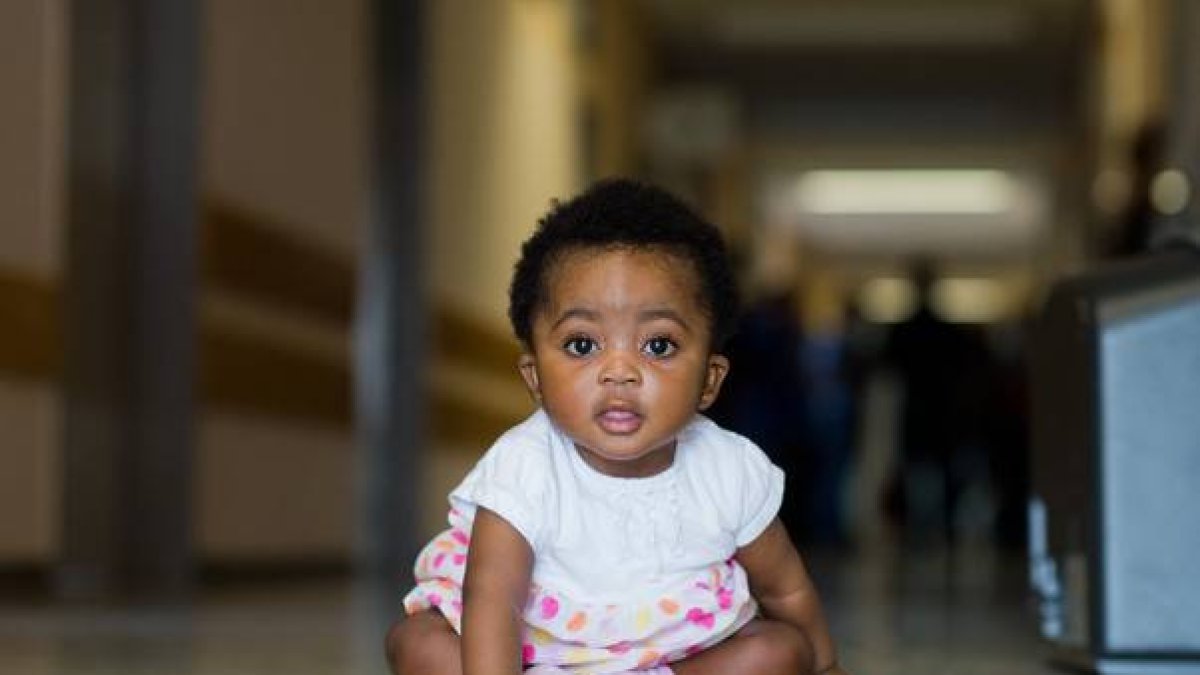 Una refugiada de Ghana, que ha recibido asilo en Alemania, ha puesto de nombre a su hija recién nacida Angela Merkel en honor a la cancillera alemana.  Ophelya Ade, de 26 años y procedente de un pequeño pueblo cerca de la capital de Ghana, Accra, ha regis