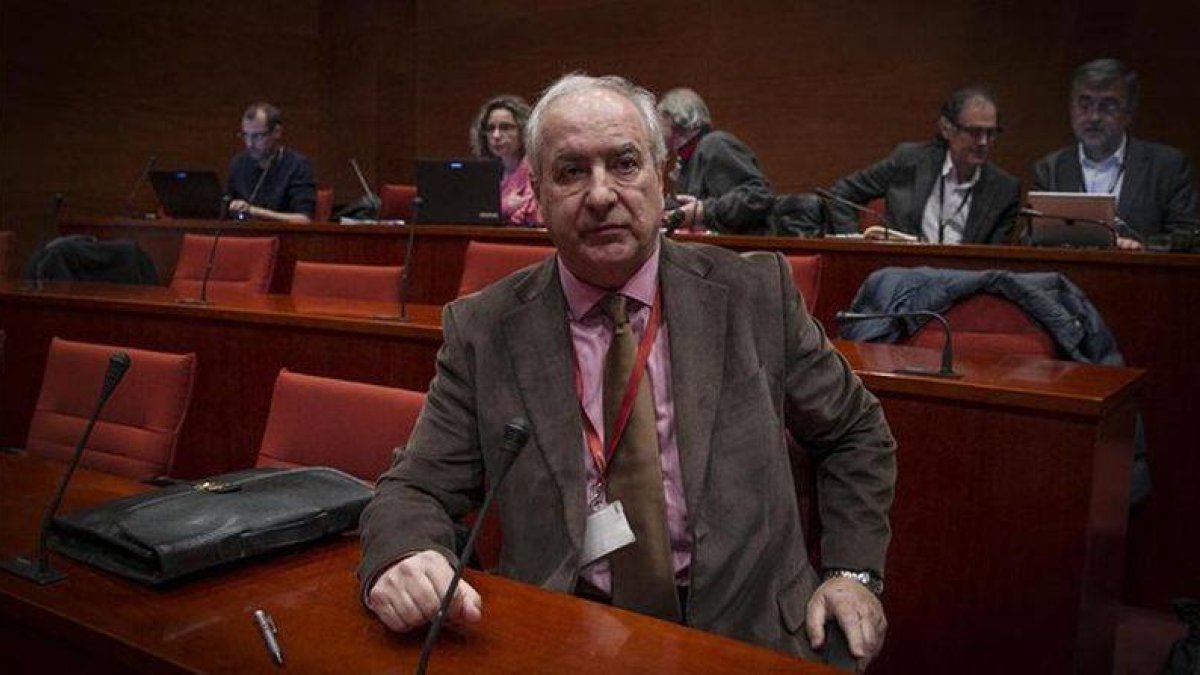 Ramon Pedrós, exjefe de prensa de Jordi Pujol, este lunes en la comisión de investigación del Parlament.