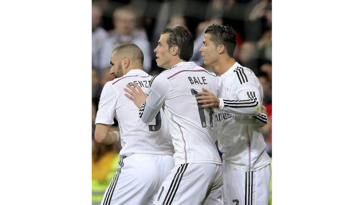 Benzema, Bale y Cristiano sólo habían jugado dos veces juntos desde que llegó Zidane. BALLESTEROS
