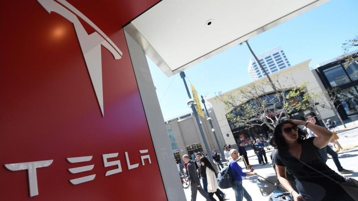 Concesionario de Tesla en Santa Mónica (California).