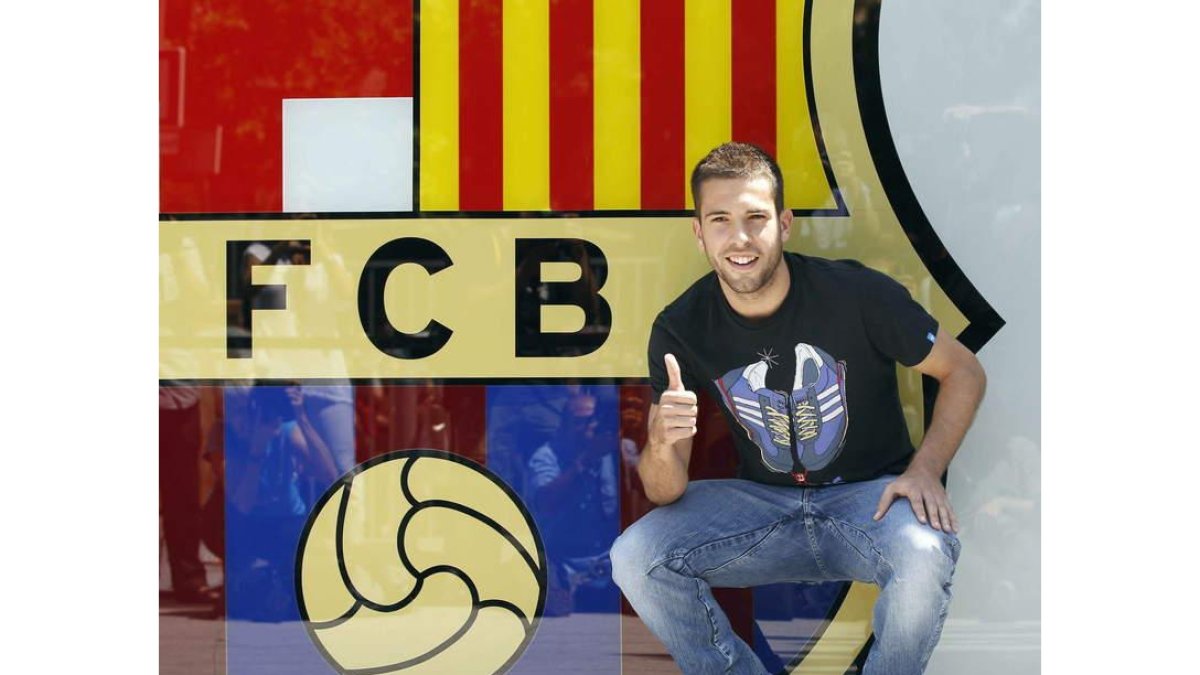 Jordi Alba pasó ayer por las dependencias del Barcelona.