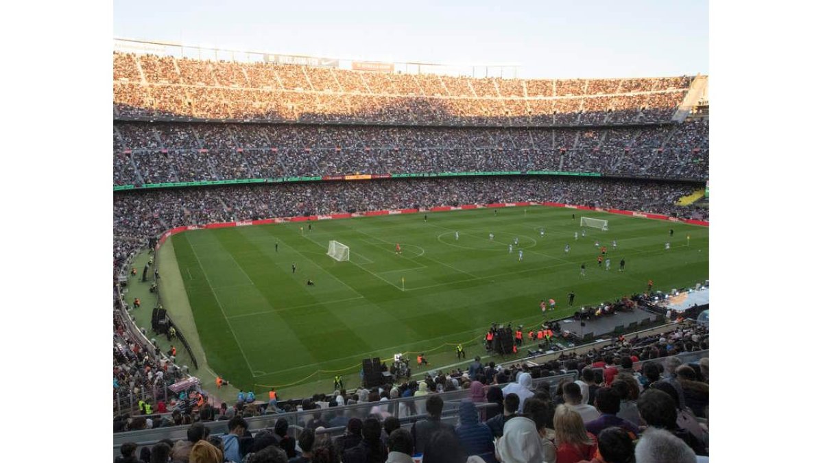 El Camp Nou rozó el lleno total con la Kings League. MARTA PEREZ