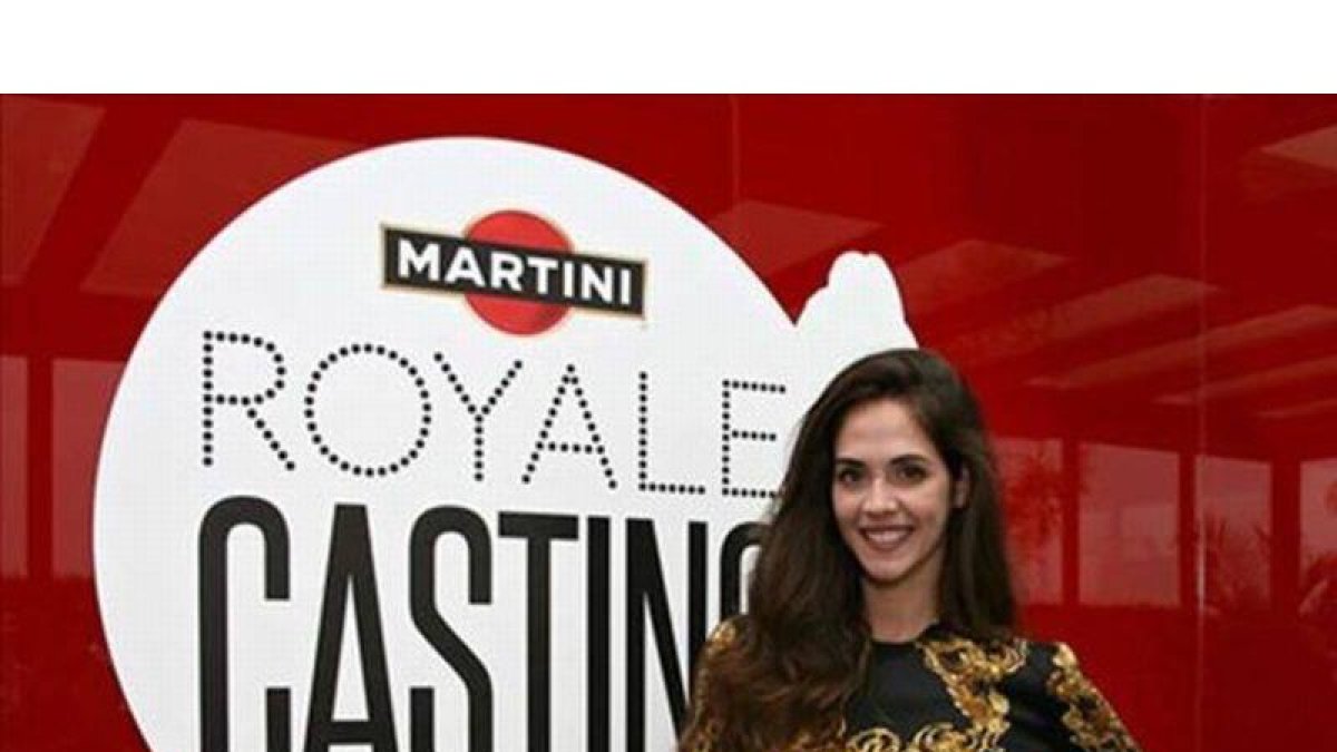 Bárbara González posa como ganadora del concurso Martini.