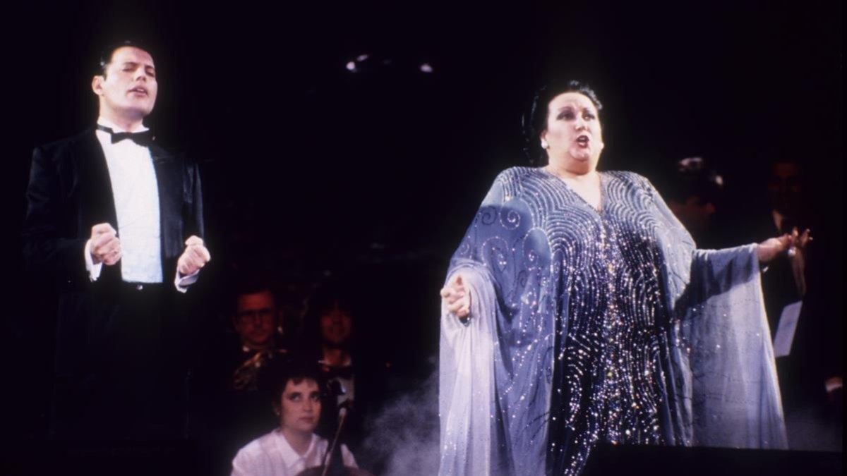 Montserrat Caballé y Freddie Mercury, en una actuación en 1987.