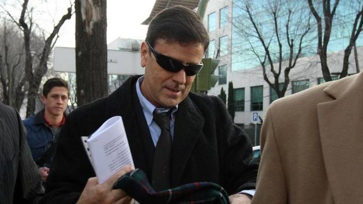 Eufemiano Fuentes, antes de entrar en los juzgados de Madrid, en febrero del 2013.