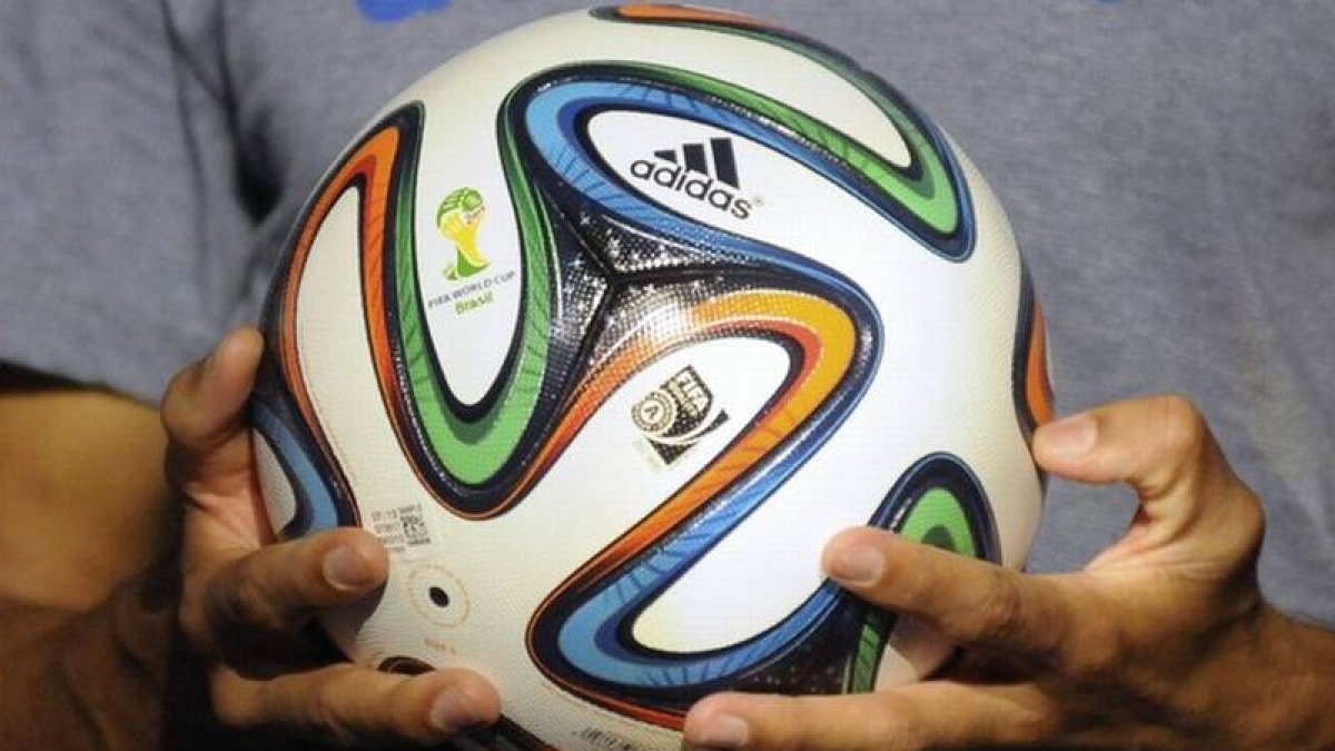 El 'Brazuca', el balón que utilizarán llos jugadores en el Mundial de fútbol de Brasil, el próximo verano.