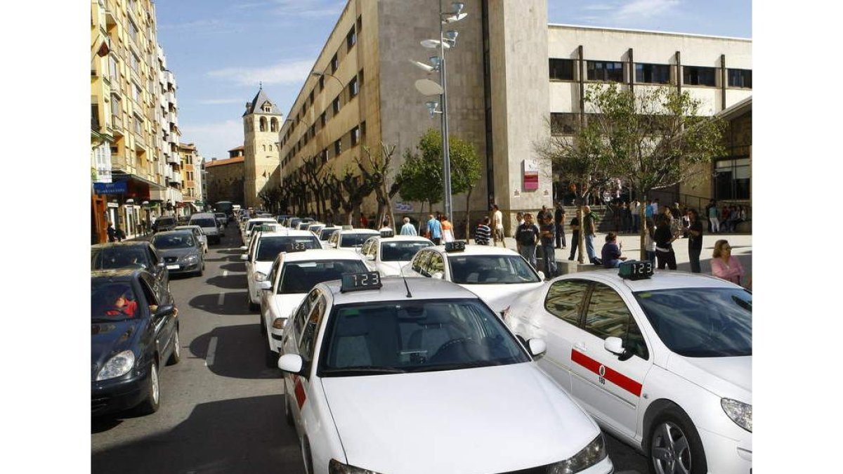 La parada de taxi de Ramón y Cajal es una de las más importantes de la ciudad.
