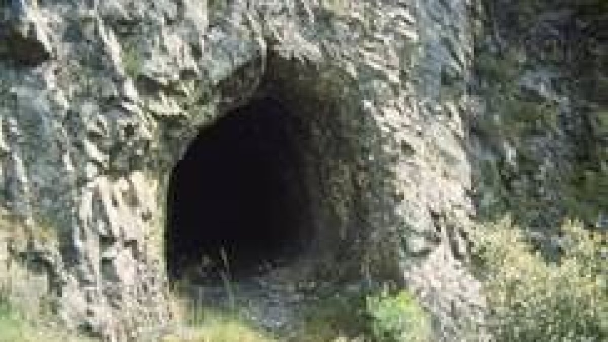 Túnel en el canal identificado como C-1 en las inmediaciones de La Virgen del Valle