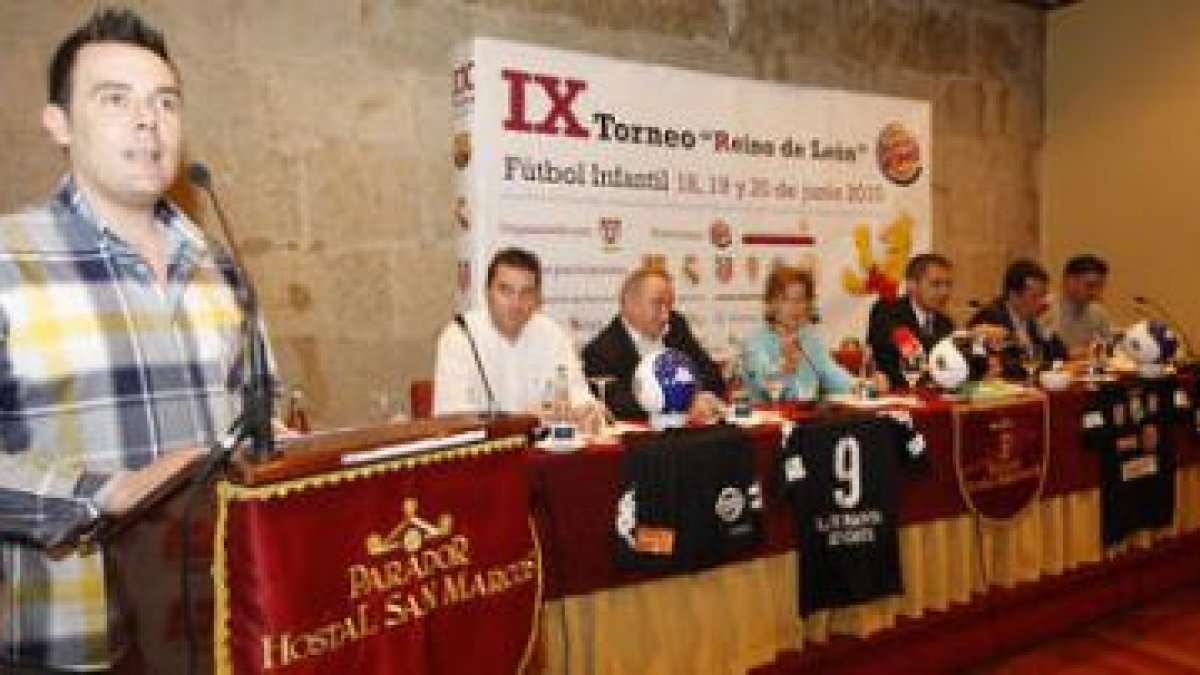 La novena edición del Torneo Reino de León se presentó en el Hostal de San Marcos.