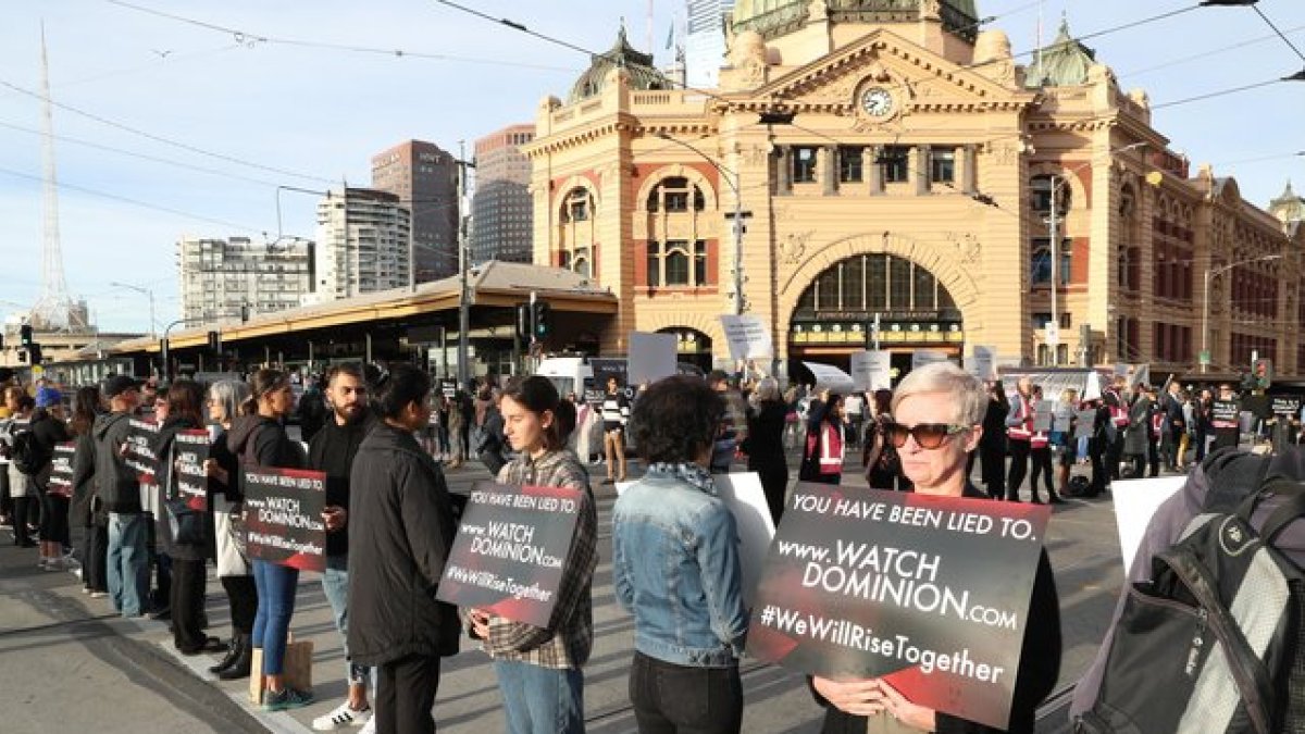 Manifestantes exigen el respeto al derecho de los animales en Australia.