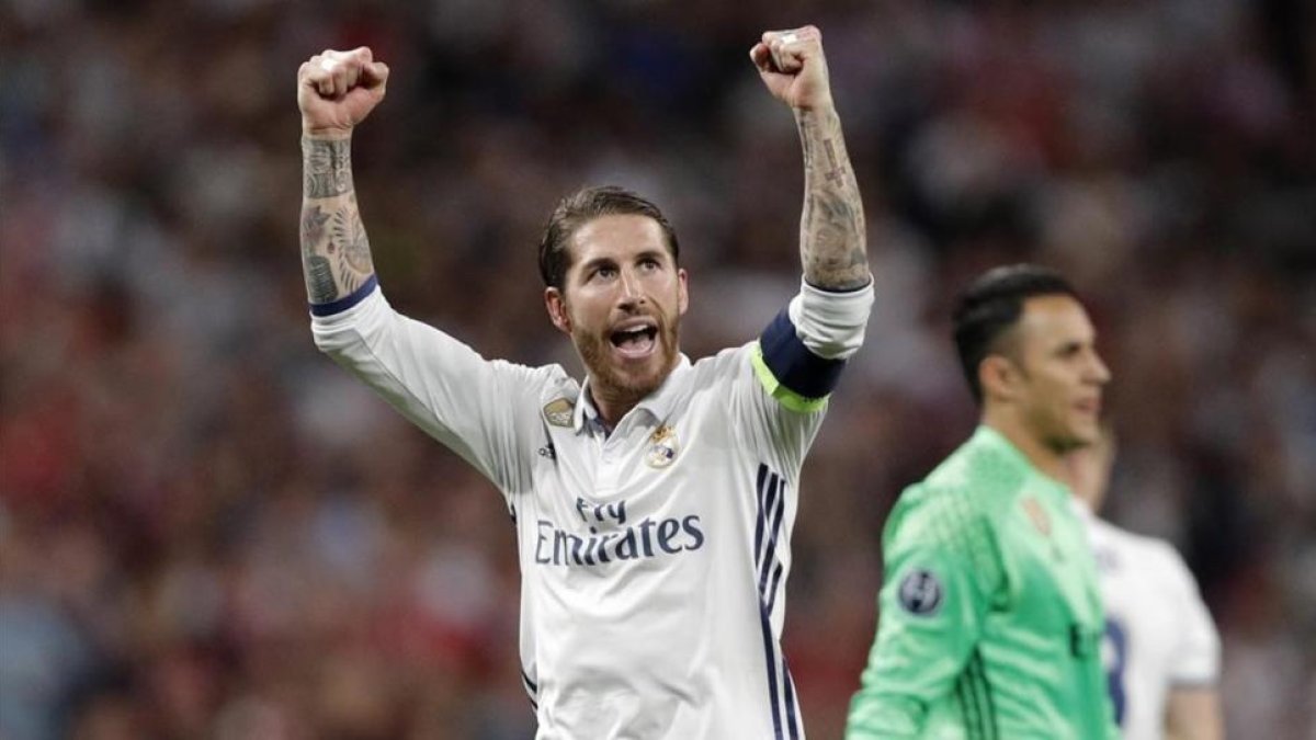 Sergio Ramos celebra el pase del Madrid a las semifinales de la Champions.