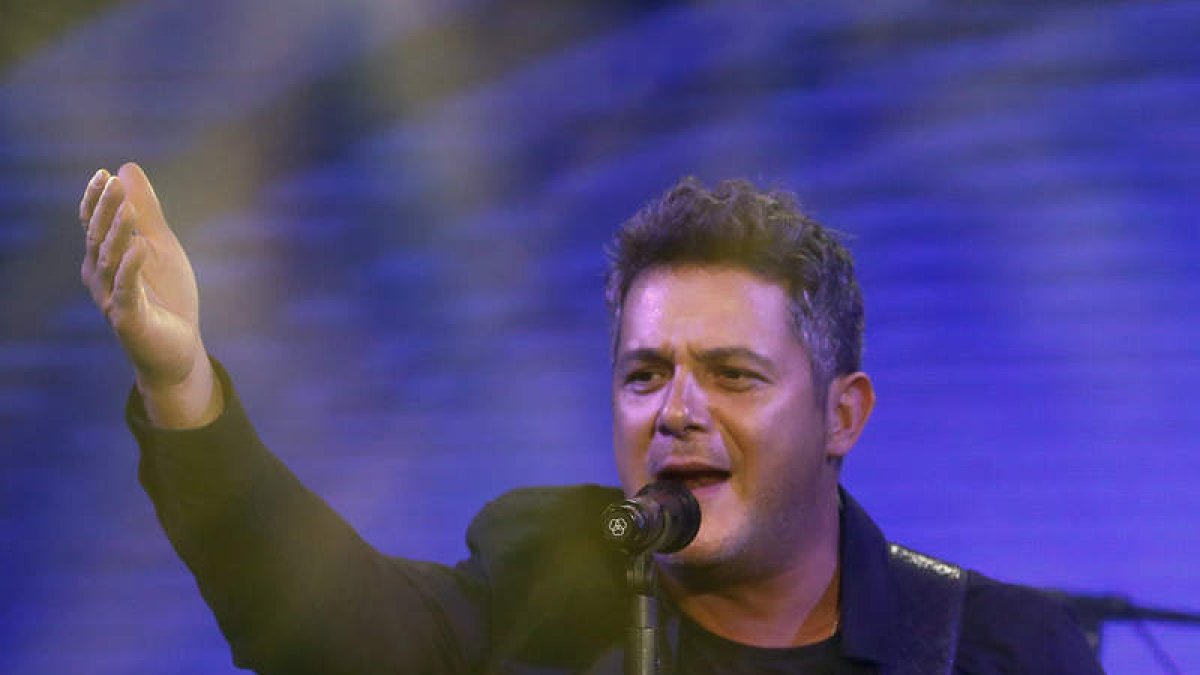 El cantante Alejandro Sanz defendió a una mujer que estaba siendo agredida por su pareja en uno de sus conciertos