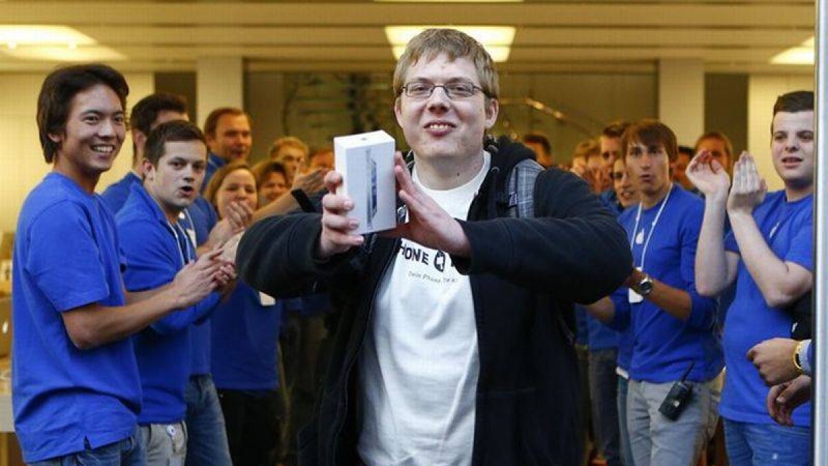 El primer comprador del iPhone 5 en Múnich, Alemania.