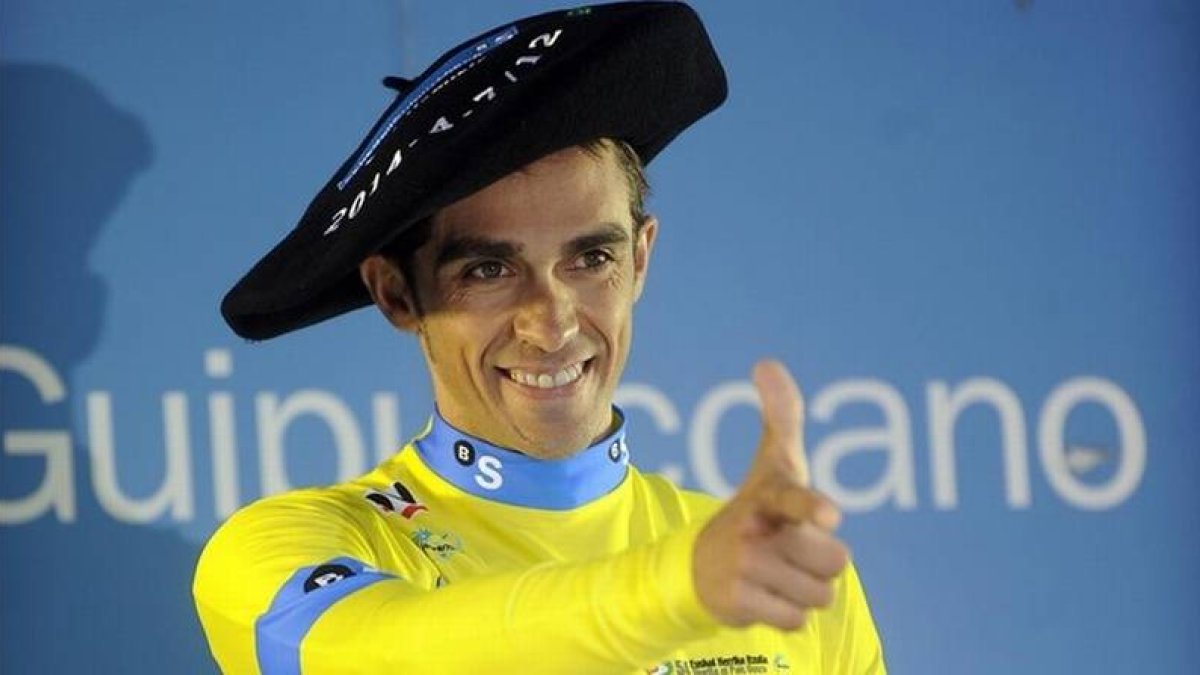 Contador, en el podio de la Vuelta al País Vasco.