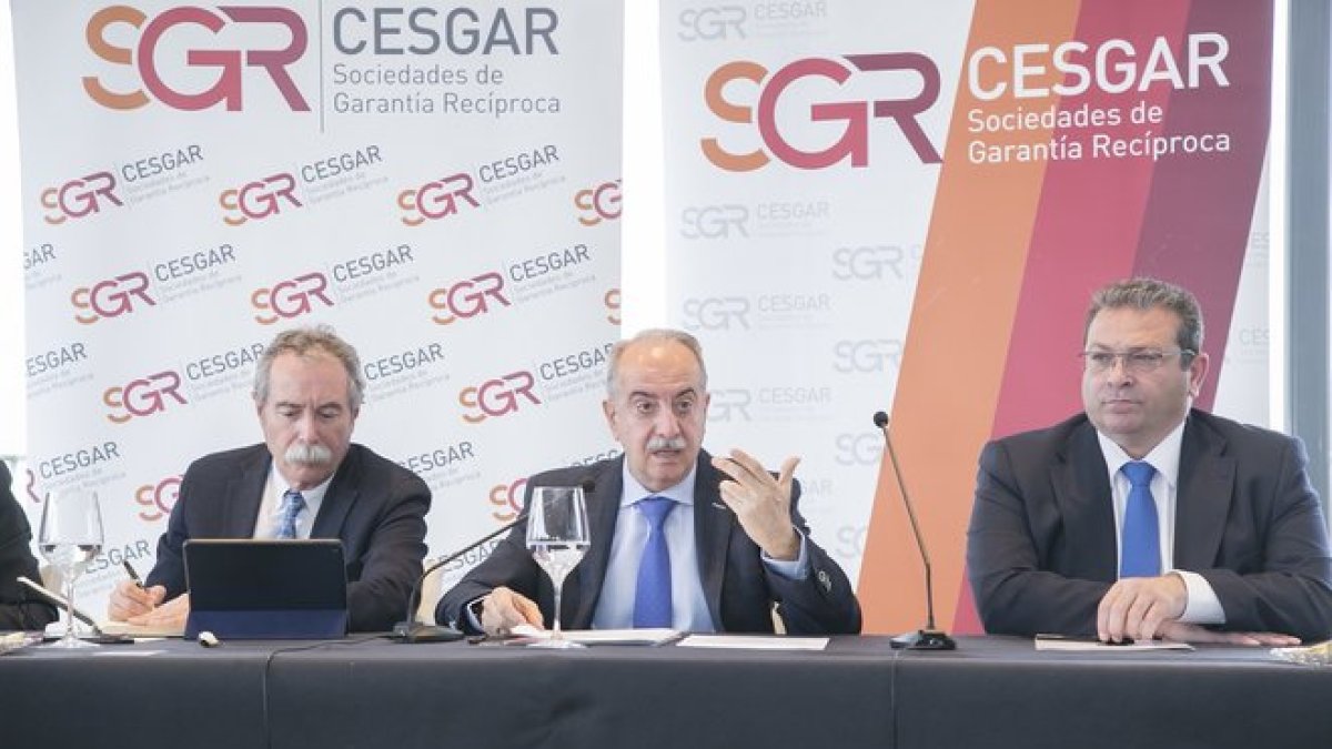 Presentación del informe anual de Cesgar a cargo del presidente de la entidad, Antonio Couceiro.